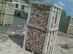 The manufacturer sells chopped firewood of beech €0